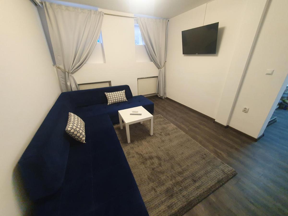 3 Rooms Cinema Garden Parking House Bukarest Exterior foto