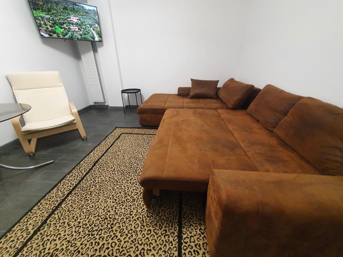 3 Rooms Cinema Garden Parking House Bukarest Exterior foto