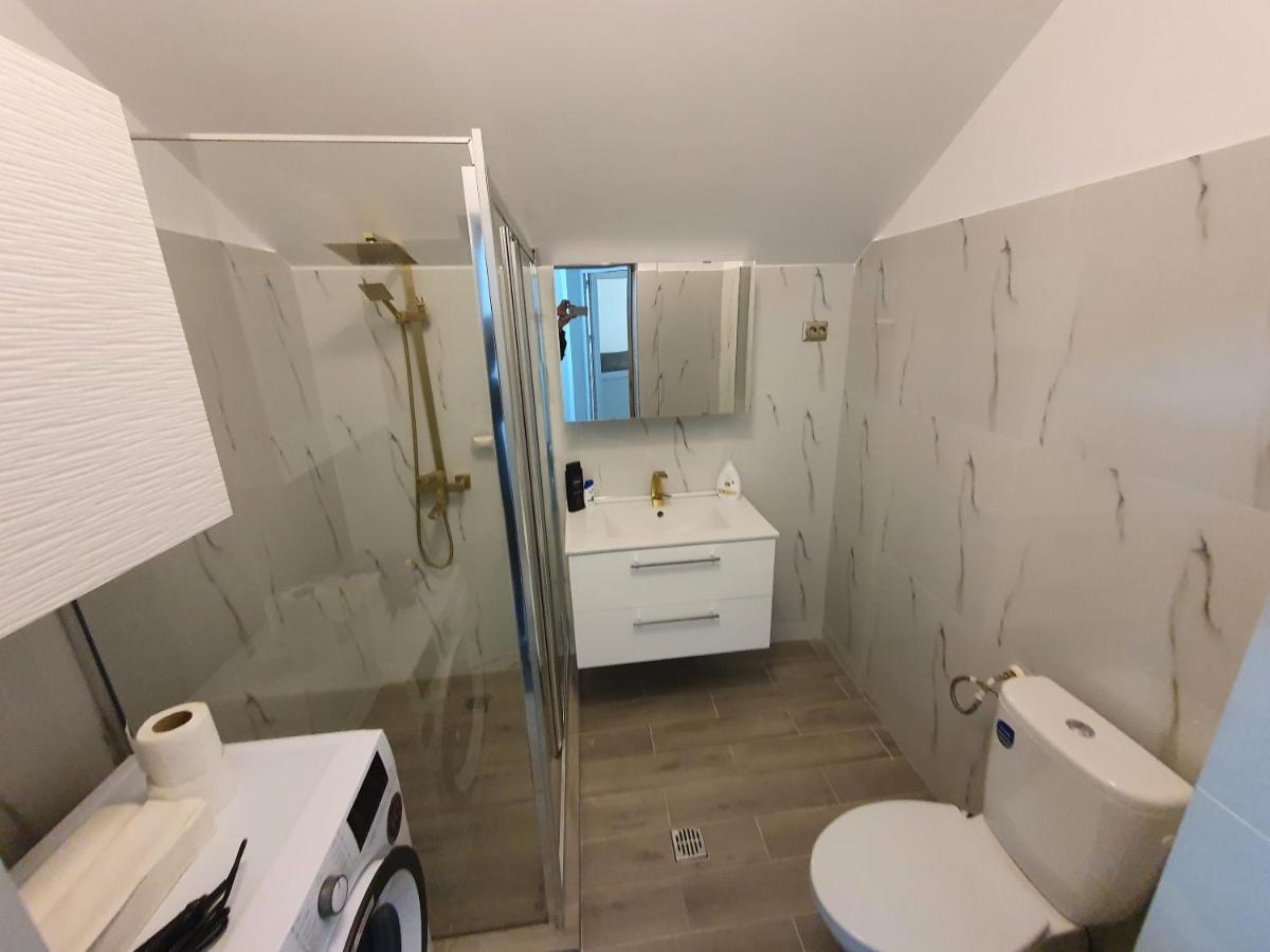 3 Rooms Cinema Garden Parking House Bukarest Exterior foto