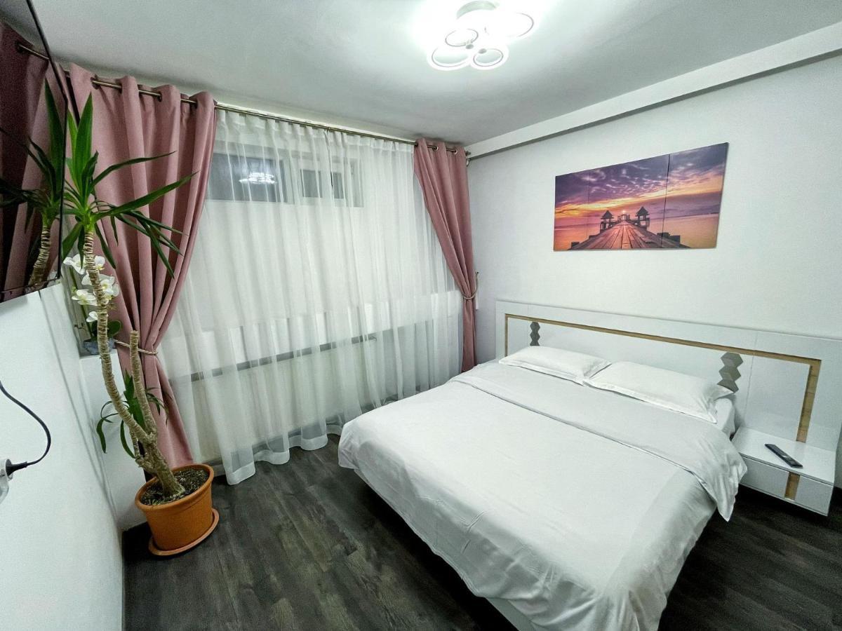 3 Rooms Cinema Garden Parking House Bukarest Exterior foto