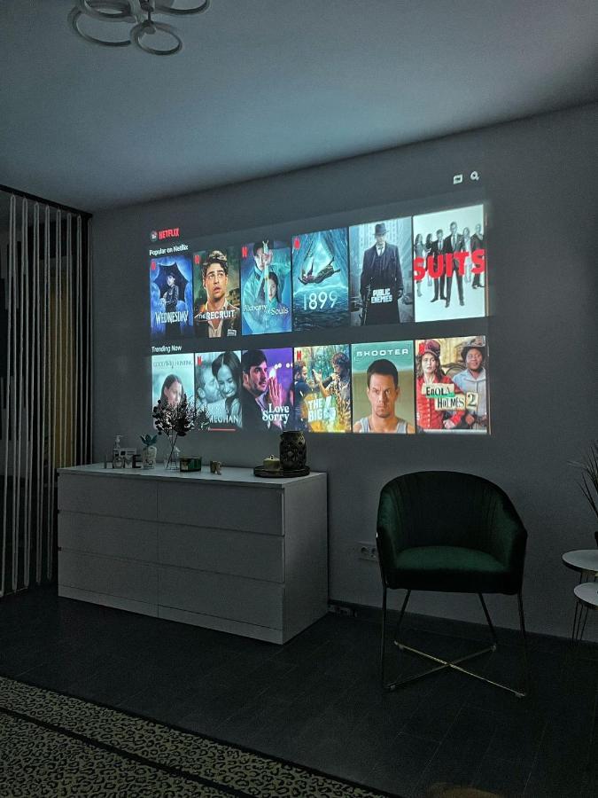 3 Rooms Cinema Garden Parking House Bukarest Exterior foto