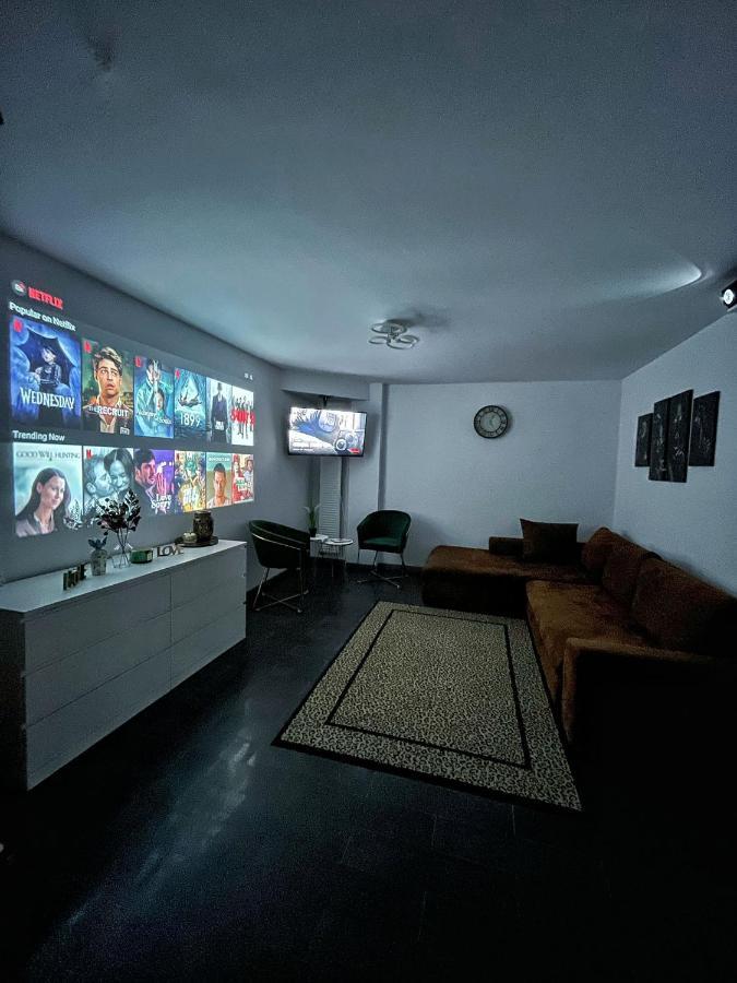 3 Rooms Cinema Garden Parking House Bukarest Exterior foto