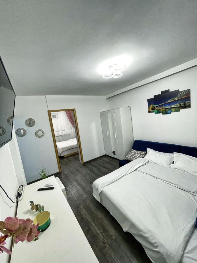 3 Rooms Cinema Garden Parking House Bukarest Exterior foto